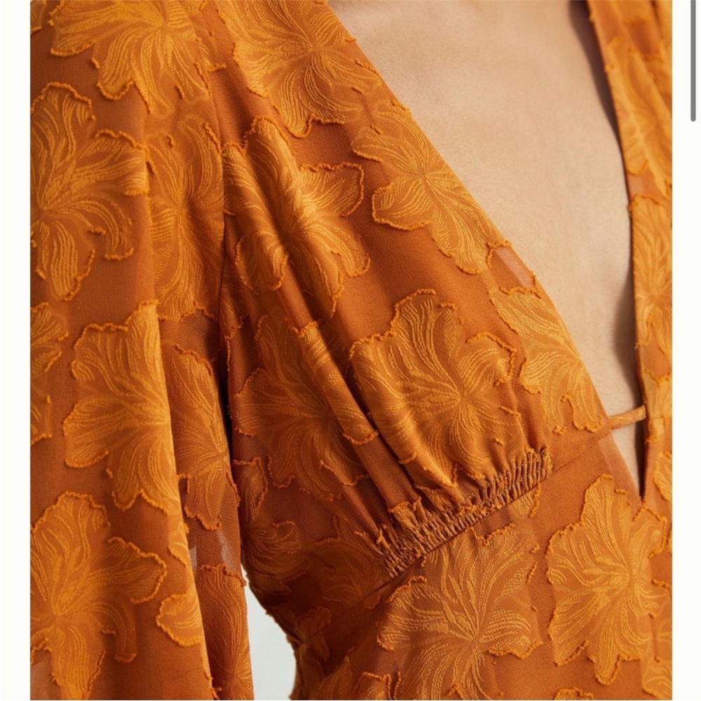 Elegant Orange Floral Dress - Picture 3 of 12